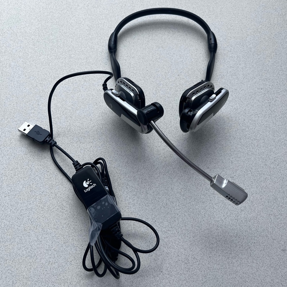 Logitech Headset With Microphone - Picture 2 of 5